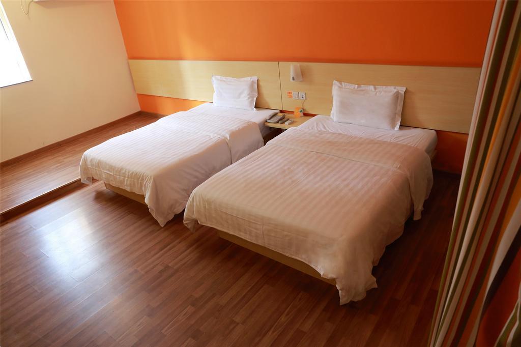 7Days Inn Hangzhou West Lake Hubin Room photo