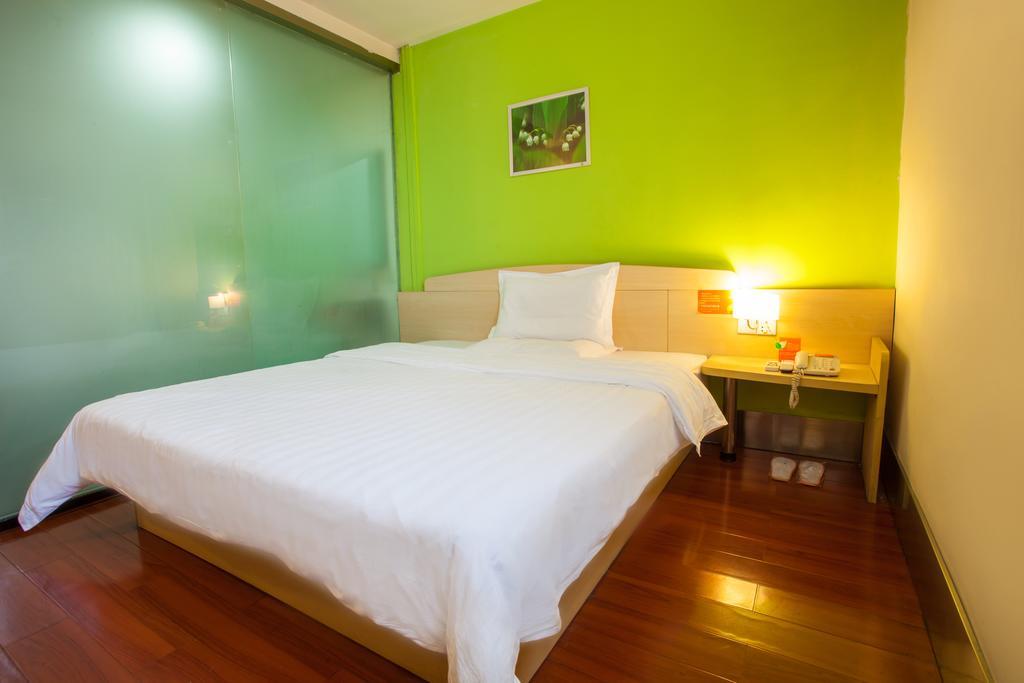 7Days Inn Hangzhou West Lake Hubin Room photo